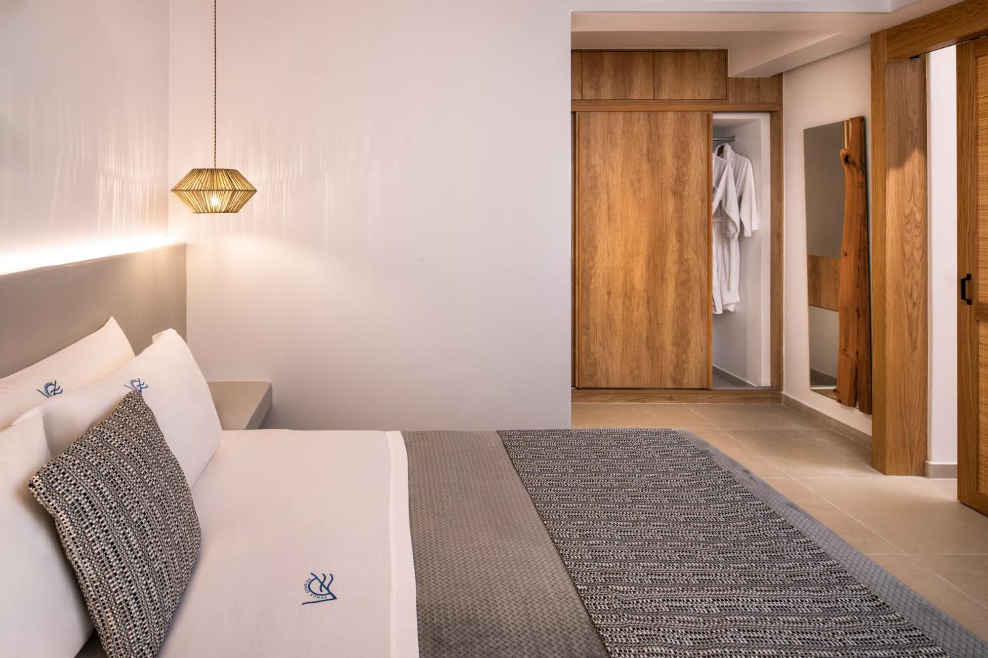 Venus Sunrise Suites & Villas Vourvoúlos 외부 사진